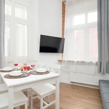Modern In The Center Of By Renters Łódź