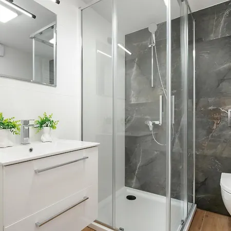 Modern In The Center Of By Renters